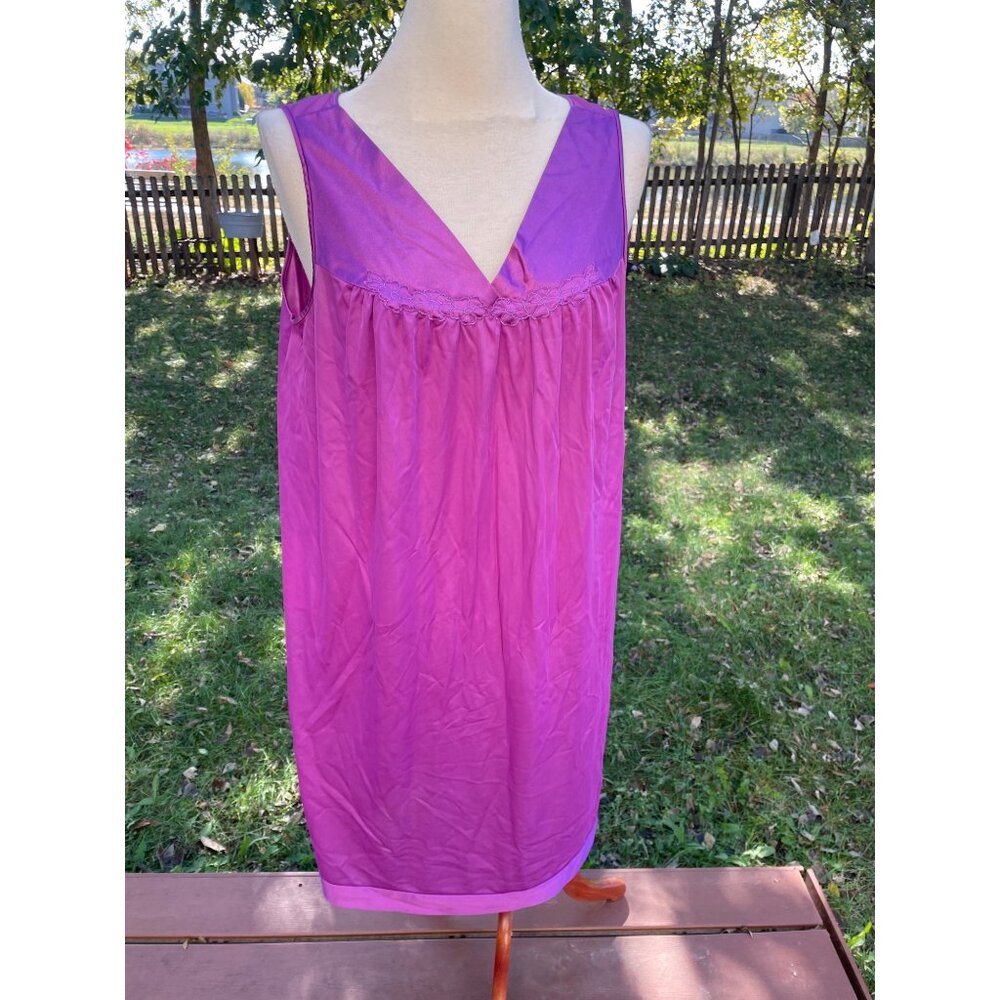 Vintage Vanity Fair Purple Sleeveless Nightgown V Neck Size XLarge